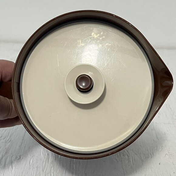 Vintage Brown Tupperware Pitcher With Pop Top Lid 800-11 Made In U.S.A - Picture 8 of 10